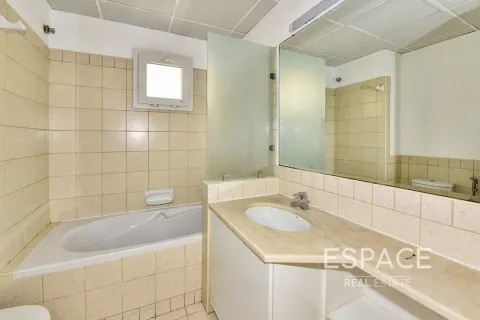 Villa in Meadows, Dubai 5 bedrooms, 353 sq.m. № 122956 - photo 11