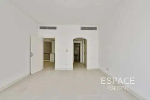 Villa in Meadows, Dubai 5 bedrooms, 353 sq.m. № 122956 - photo 14