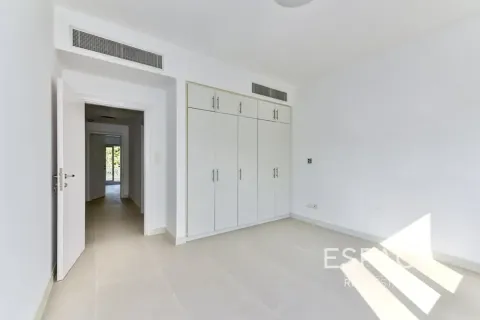 Villa in Meadows, Dubai 5 bedrooms, 353 sq.m. № 122956 - photo 9
