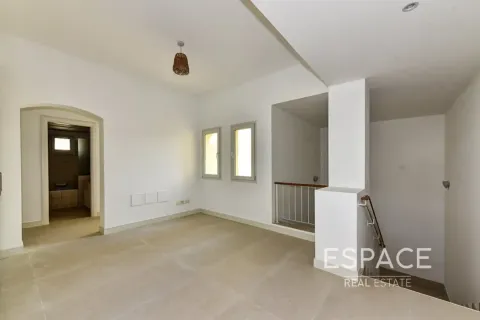 Villa in Meadows, Dubai 5 bedrooms, 353 sq.m. № 122956 - photo 13