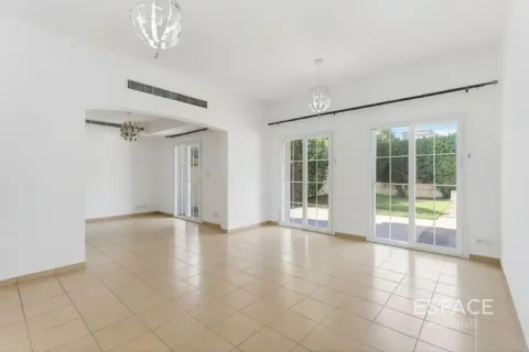 Villa en Arabian Ranches, Dubai, 3 dormitorios, 259 m², № 122957 - foto 2