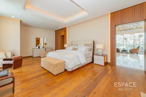 Villa in Palm Jumeirah, Dubai 5 bedrooms, 1310 sq.m. № 122953 - photo 18