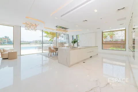 Villa in Palm Jumeirah, Dubai 5 bedrooms, 1310 sq.m. № 122953 - photo 4