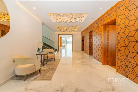 Villa in Palm Jumeirah, Dubai 5 bedrooms, 1310 sq.m. № 122953 - photo 7