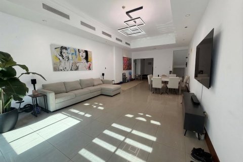 Townhouse in Palm Jumeirah, Dubai 3 bedrooms, 344 sq.m. № 99341