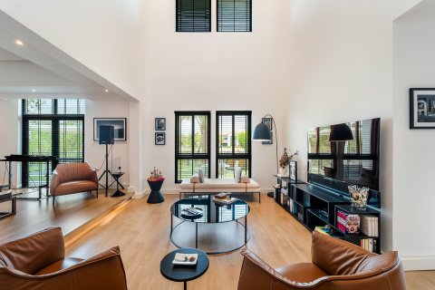 Villa en Jumeirah Islands, Dubai, 4 dormitorios, 511 m², № 99338 - foto 4