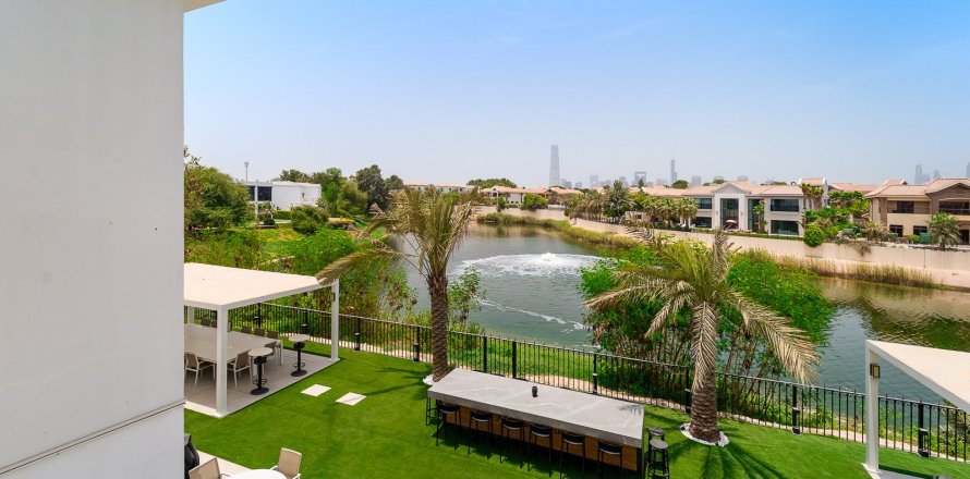 Villa en Jumeirah Islands, Dubai, 4 dormitorios, 511 m², № 99338