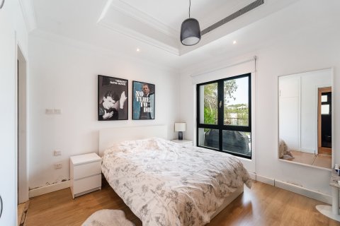 Villa en Jumeirah Islands, Dubai, 4 dormitorios, 511 m², № 99338 - foto 19