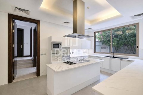 Villa in Jasmine Leaf, Al Barari, Dubai 6 bedrooms, 1017.57 sq.m. № 137267 - photo 17