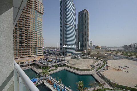 Hotel Apartment in Jumeirah Lake Towers, Dubai 33.7 sq.m. № 42797 - photo 1