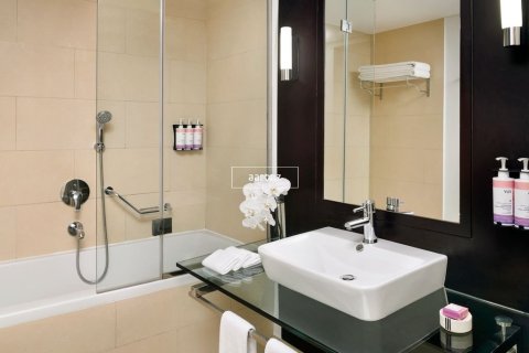 Hotel Apartment in Jumeirah Lake Towers, Dubai 33.7 sq.m. № 42797 - photo 4