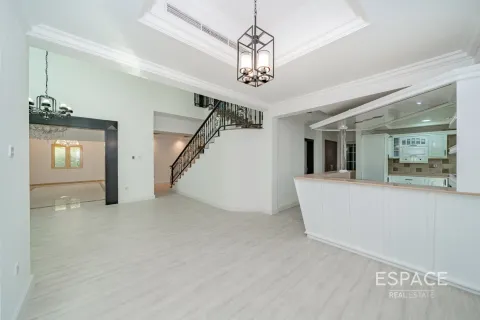 Villa in Jumeirah Islands, Dubai 4 bedrooms, 481 sq.m. № 62107 - photo 3