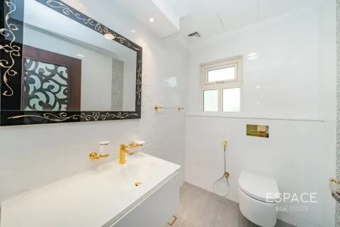 Villa in Jumeirah Islands, Dubai 4 bedrooms, 481 sq.m. № 62107 - photo 10