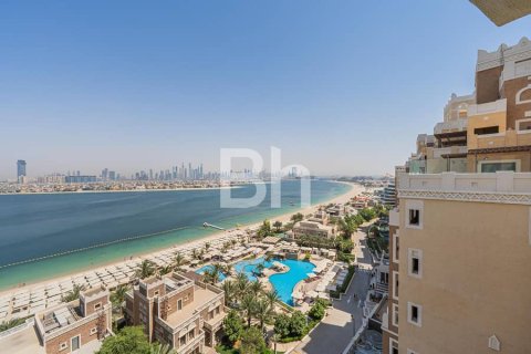 Снять в аренду квартиру в Пальме Джумейре, Дубай: 3 спальни, 226м², № 57499 - фото 2