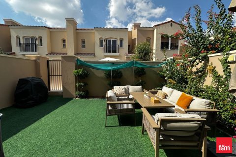 Таунхаус в Дубае, 2 спальни, 178.2м², № 90479