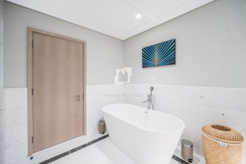 Apartamento en The Palm Tower, Palm Jumeirah, Dubai, 1 dormitorio, 98 m², № 73848 - foto 16