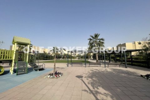 Villa à Al Barsha, Dubai, 4 chambres, 385.6 m², № 536 - photo 2
