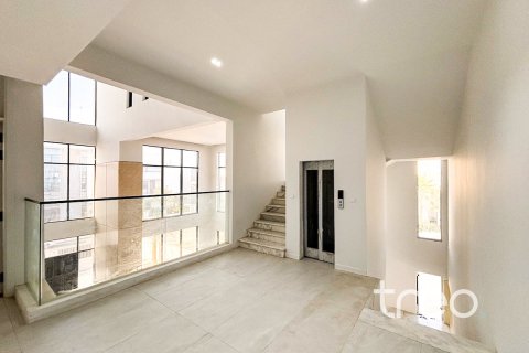 Villa en Jumeirah Park, Dubai, 6 dormitorios, 875.7 m², № 119652 - foto 19