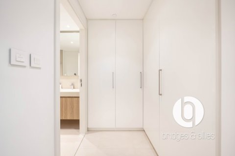 Apartment in Downtown Dubai (Downtown Burj Dubai), Dubai 2 bedrooms, 100 sq.m. № 98131 - photo 16