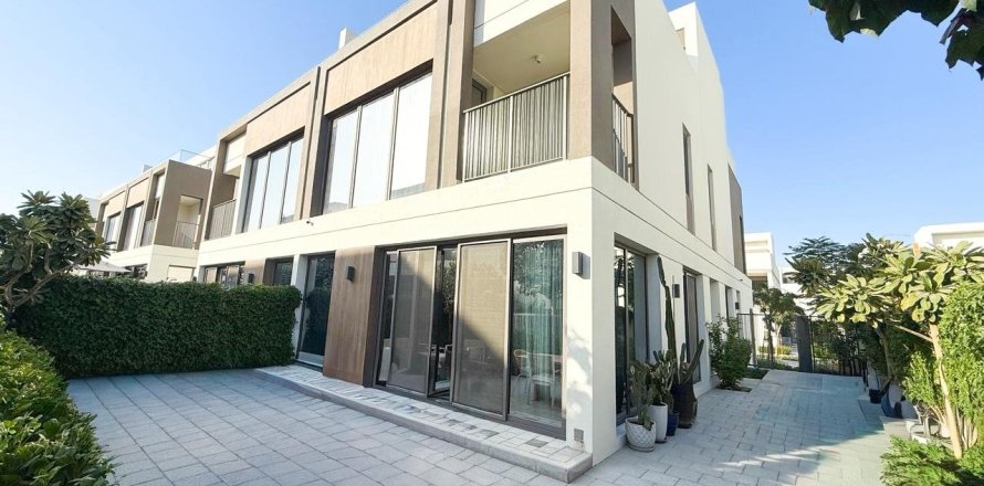 Villa in Tilal Al Ghaf, Dubai 4 bedrooms, 317 sq.m. № 98122