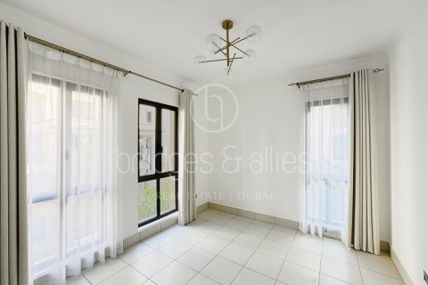 Apartamento en Old Town, Dubai, 1 dormitorio, 90 m², № 98130 - foto 8