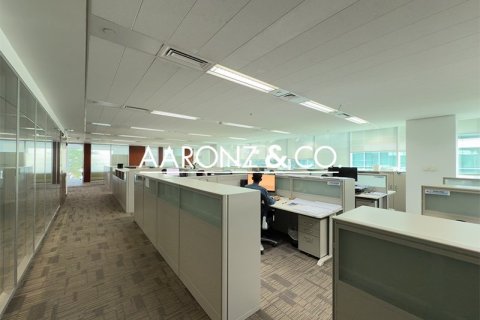 Снять в аренду офис в Sheikh Zayed Road, Дубай: 534м², № 89705 - фото 4