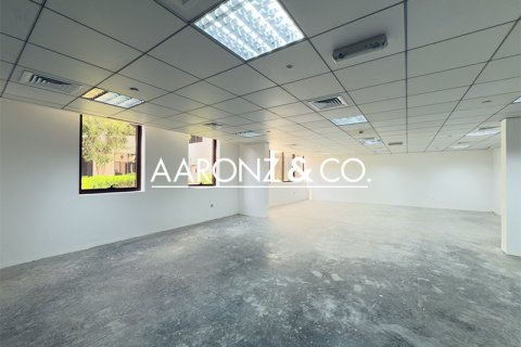 Office in Dubai Investment Park, Dubai 668 sq.m. № 89707 - photo 2