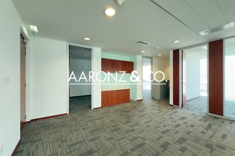 Office in Sheikh Zayed Road, Dubai 353 sq.m. № 89703 - photo 8