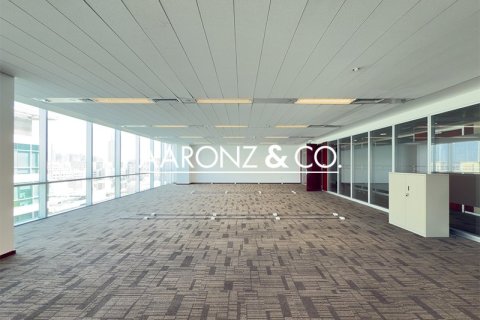 Office in Sheikh Zayed Road, Dubai 353 sq.m. № 89703 - photo 3