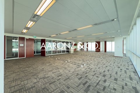 Office in Sheikh Zayed Road, Dubai 353 sq.m. № 89703 - photo 4