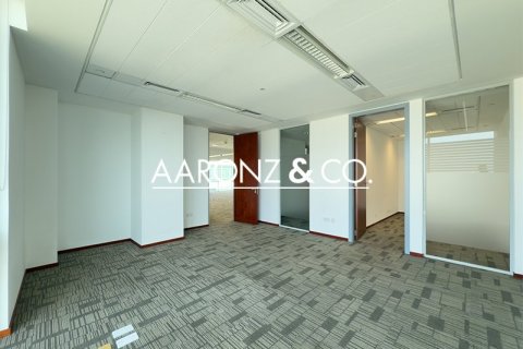Office in Sheikh Zayed Road, Dubai 353 sq.m. № 89703 - photo 7
