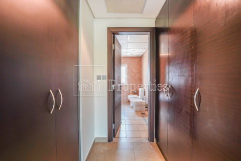 Townhouse in Dubai 1 bedroom, 180 sq.m. № 89196 - photo 13