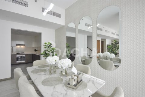 Duplex à Jumeirah Village Circle, Dubai, 2 chambres, 175 m², № 6801 - photo 3