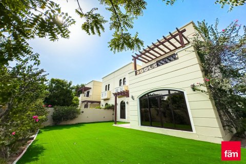 Townhouse in Dubai 4 bedrooms, 423.9 sq.m. № 139359 - photo 8