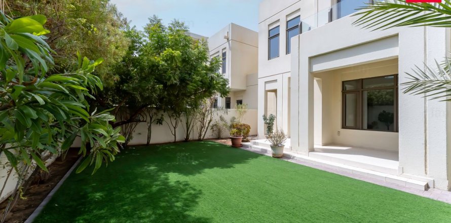 Villa in Reem, Dubai 3 bedrooms, 274.3 sq.m. № 139360