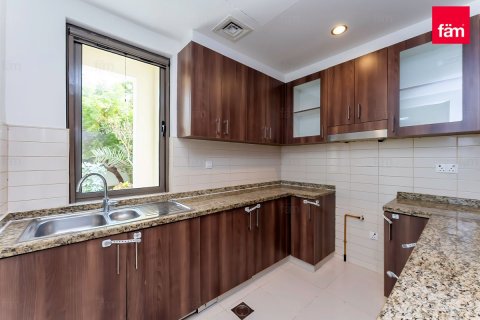 Villa in Reem, Dubai 3 bedrooms, 274.3 sq.m. № 139360 - photo 22