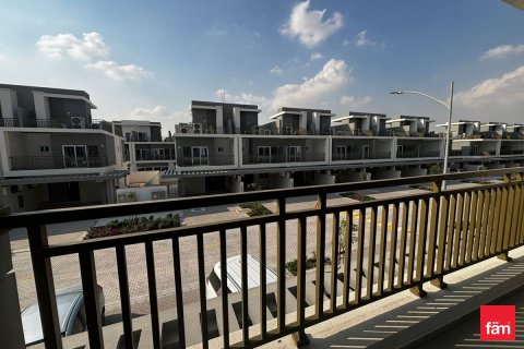 Adosado en Dubai, 3 dormitorios, 112.2 m², № 40672