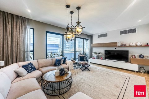 Купить квартиру в Дубай Марине, Дубай: 3 спальни, 249.7м², № 8046 - фото 1