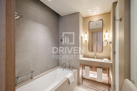 Apartment in Vida Residences Dubai Mall, Downtown Dubai (Downtown Burj Dubai), Dubai 2 bedrooms, 101.54 sq.m. № 127638 - photo 10