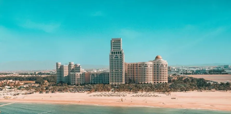 Apartamento en Dubai, 2 dormitorios, 176 m², № 110929