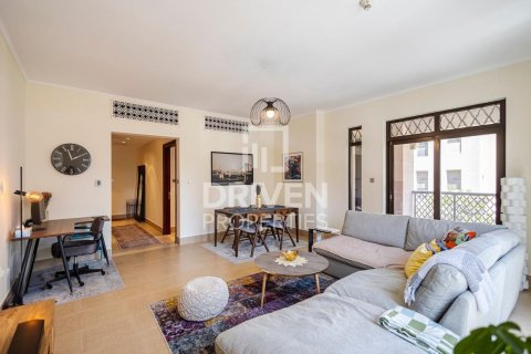 Apartamento en Old Town, Dubai, 1 dormitorio, 101 m², № 20296 - foto 1