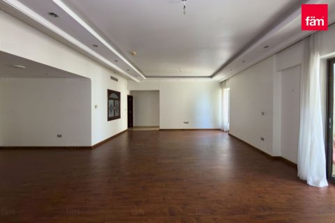 Apartment in Dubai 4 bedrooms, 260.6 sq.m. № 113620 - photo 27