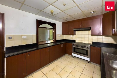 Apartment in Dubai 4 bedrooms, 260.6 sq.m. № 113620 - photo 6