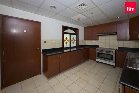 Apartment in Dubai 4 bedrooms, 260.6 sq.m. № 113620 - photo 5