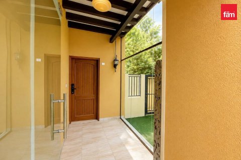 Villa in Dubai 3 bedrooms, 325 sq.m. № 123912 - photo 11