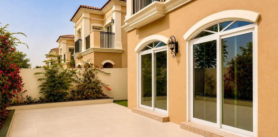 Villa in Dubai 3 bedrooms, 325 sq.m. № 123912