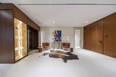 Villa in Dubai 6 bedrooms, 1031 sq.m. № 102244 - photo 14