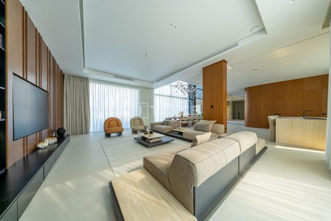 Villa in Dubai 6 bedrooms, 1031 sq.m. № 102244 - photo 28