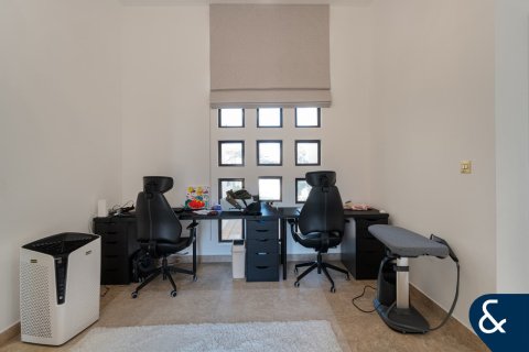 Villa in Mudon, Dubai 4 bedrooms, 354 sq.m. № 91282 - photo 16