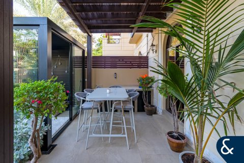 Villa in Mudon, Dubai 4 bedrooms, 354 sq.m. № 91282 - photo 9